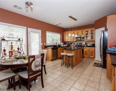 5225r Amberden Hall Drive - Photo Thumbnail 11