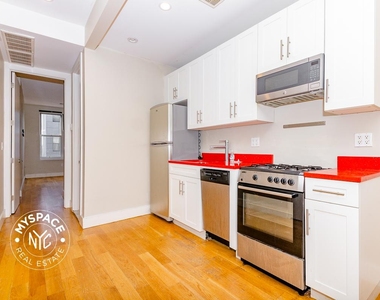 250 Melrose Street - Photo Thumbnail 2