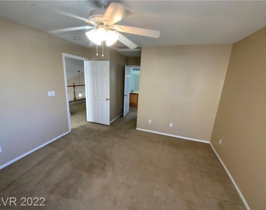 9519 Cabot Falls Avenue - Photo Thumbnail 13