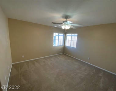 9519 Cabot Falls Avenue - Photo Thumbnail 12