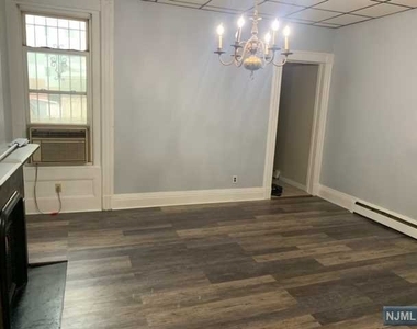 19 Glenwood Avenue - Photo Thumbnail 5