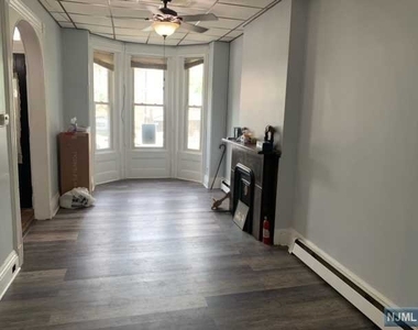 19 Glenwood Avenue - Photo Thumbnail 4