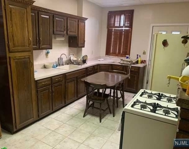 19 Glenwood Avenue - Photo Thumbnail 8