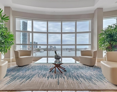 848 Brickell Key Dr - Photo Thumbnail 17