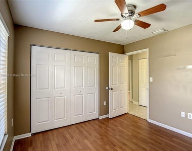 13945 Langley Pl - Photo Thumbnail 7