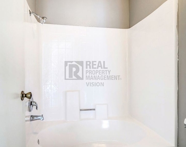 14200 Foothill Blvd #21 - Photo Thumbnail 21