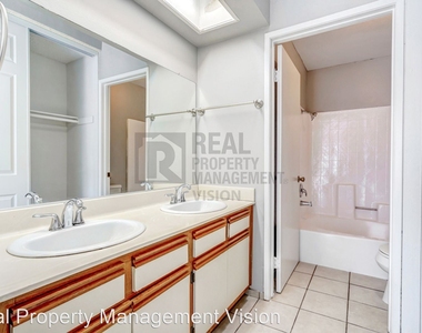 14200 Foothill Blvd #21 - Photo Thumbnail 19