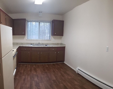 544 Denway Cir Apt 9 - Photo Thumbnail 2