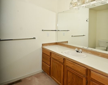 3243 W. Catalina Lane - Photo Thumbnail 19