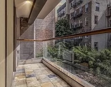 530 East Fifth Street - Photo Thumbnail 5