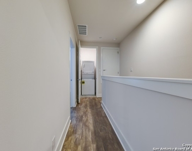 200 Melrose Pl - Photo Thumbnail 9