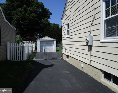 414 Becker Avenue - Photo Thumbnail 26