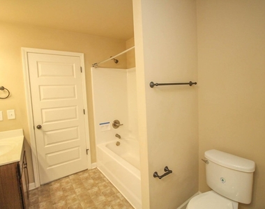 2733 Huntcliffe Drive - Photo Thumbnail 26