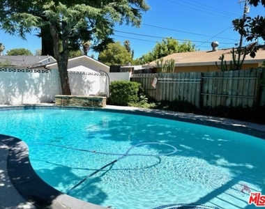 5652 Fallbrook Ave - Photo Thumbnail 29