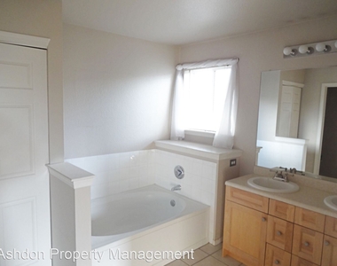 6458 Silver Mesa Dr. - Photo Thumbnail 10