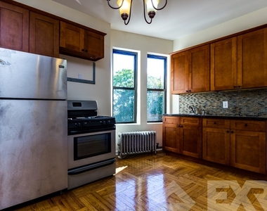 1155 East 35th Street - Photo Thumbnail 5