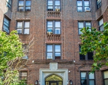 1155 East 35th Street - Photo Thumbnail 8