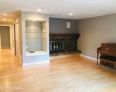 4475 Laguna Place #212 - Photo Thumbnail 4