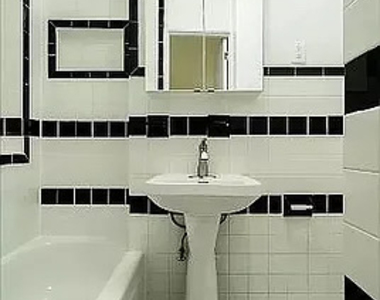 326 East 58th Street - Photo Thumbnail 4