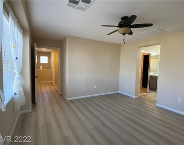 9149 White Rock Peak Street - Photo Thumbnail 13