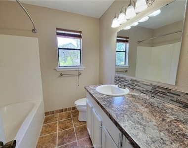 4507 Carter Creek Parkway - Photo Thumbnail 6