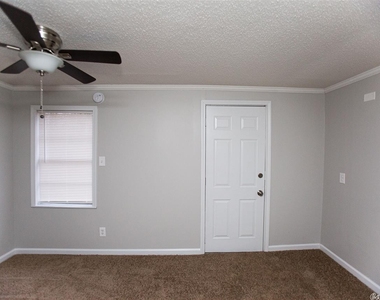 4610 Godiva Lane - Photo Thumbnail 14