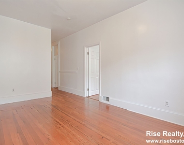 51 Brackett St Apt 2 - Photo Thumbnail 10