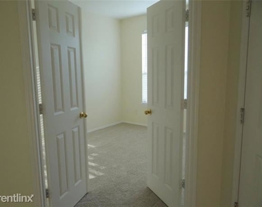 2901 Drake Court - Photo Thumbnail 10