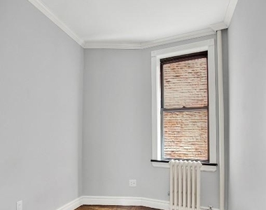 330 East 35th Street - Photo Thumbnail 5