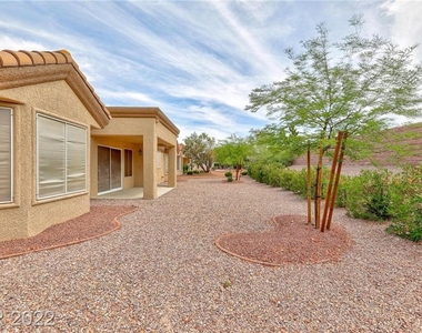 2441 Desert Glen Drive - Photo Thumbnail 6