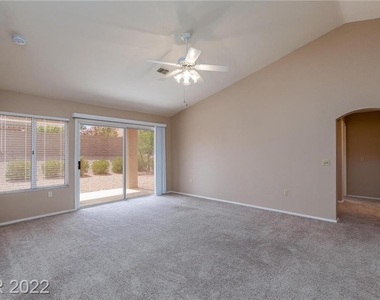 2441 Desert Glen Drive - Photo Thumbnail 10