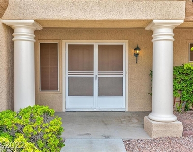 2441 Desert Glen Drive - Photo Thumbnail 3