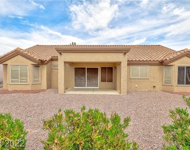 2441 Desert Glen Drive - Photo Thumbnail 5