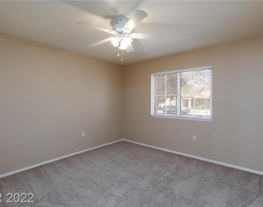 2441 Desert Glen Drive - Photo Thumbnail 26