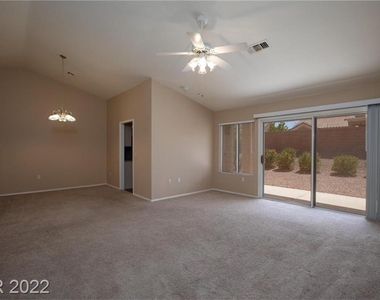 2441 Desert Glen Drive - Photo Thumbnail 13