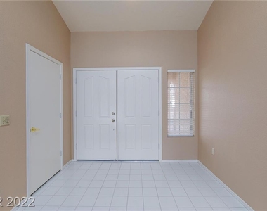 2441 Desert Glen Drive - Photo Thumbnail 8