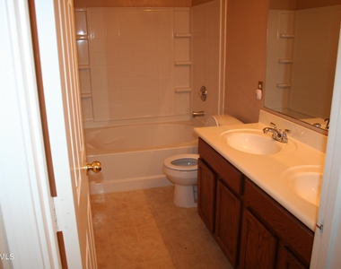 16847 W Marshall Lane - Photo Thumbnail 24