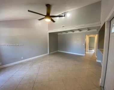 2031 Sw 81st Way - Photo Thumbnail 2