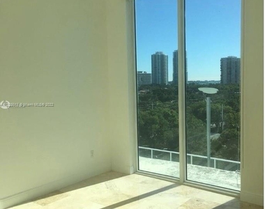 2525 Sw 3 Ave - Photo Thumbnail 1