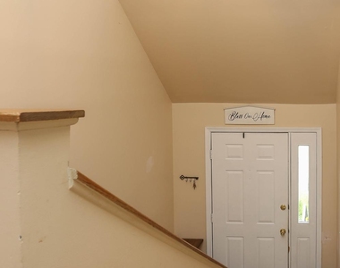 4723 Leyden Way - Photo Thumbnail 20