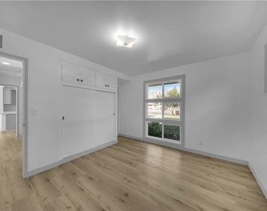 1125 S Rita Way - Photo Thumbnail 12