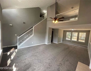 2162 Anconia Circle - Photo Thumbnail 8