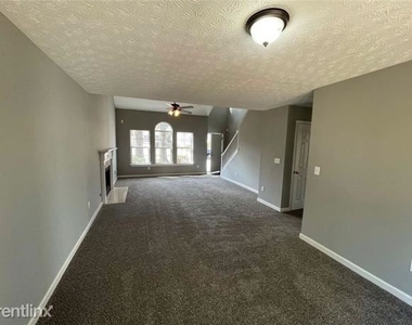 2162 Anconia Circle - Photo Thumbnail 6