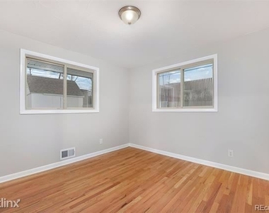 2425 Pierce Street - Photo Thumbnail 13