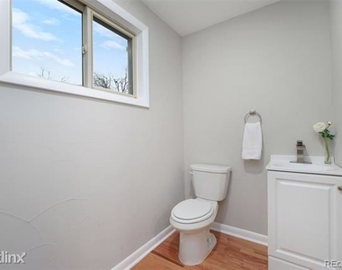 2425 Pierce Street - Photo Thumbnail 16