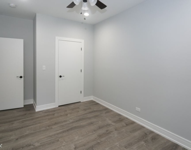 1062 W. Glenlake, Unit 1 - Photo Thumbnail 13