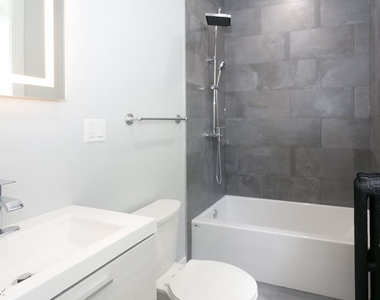 1062 W. Glenlake, Unit 1 - Photo Thumbnail 18