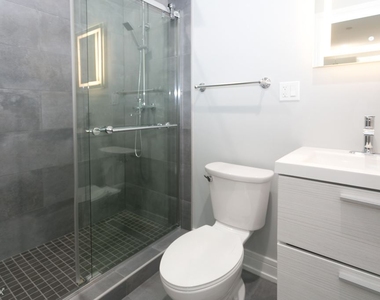 1062 W. Glenlake, Unit 2 - Photo Thumbnail 19