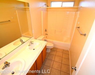 3713 Corpolo Ave - Photo Thumbnail 6