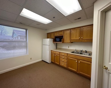 1158 W Lincolnway - Photo Thumbnail 13